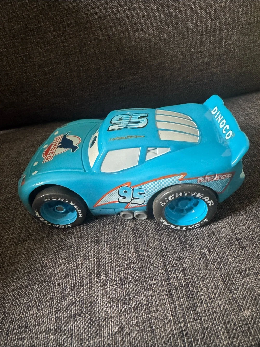 Disney Pixar Cars Dinoco Lightning McQueen Shake 'N Go car
